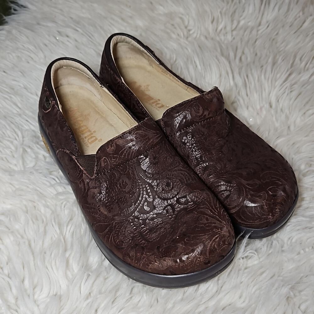 ALEGRIA Women’s By PG Lite Kel-433 Brown Embossed Leather Slip On Shoes